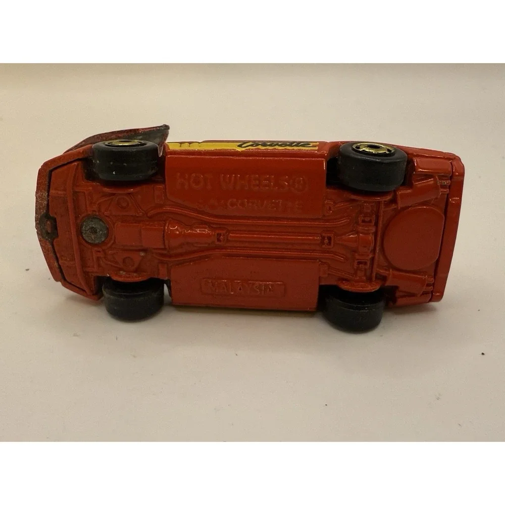 Hot Wheels 1984‎ Corvette Red Diecast Car w/ VETTE Display Case Malaysia